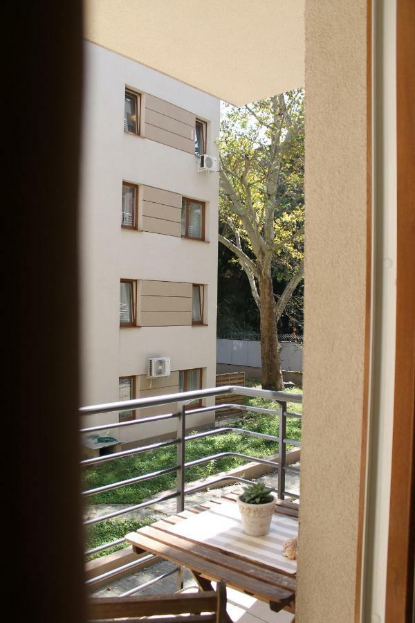 The Prince'S Neighbour Apartment Budapest With Free Garage Exteriör bild